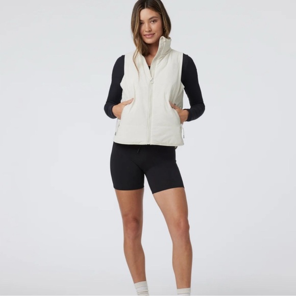 NWT - Vuori Canyon Insulated Vest - White Zip-Up Vest - Small - Picture 4 of 12